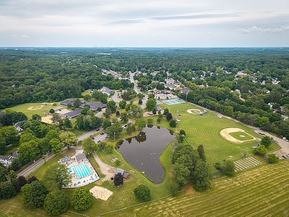 4th image of 2 Patton Dr