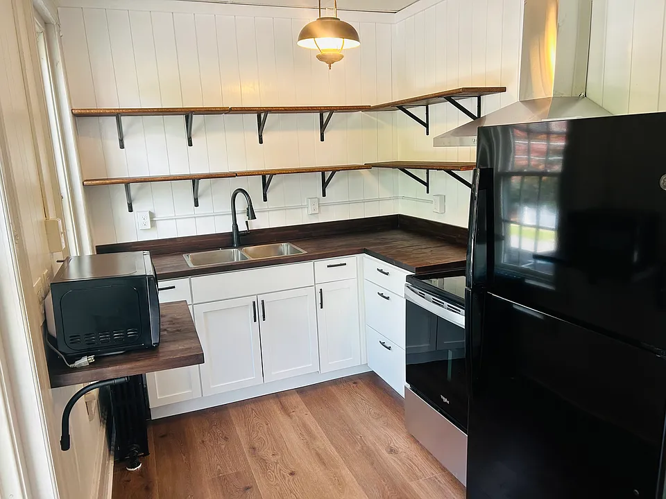 131 Pike St #3