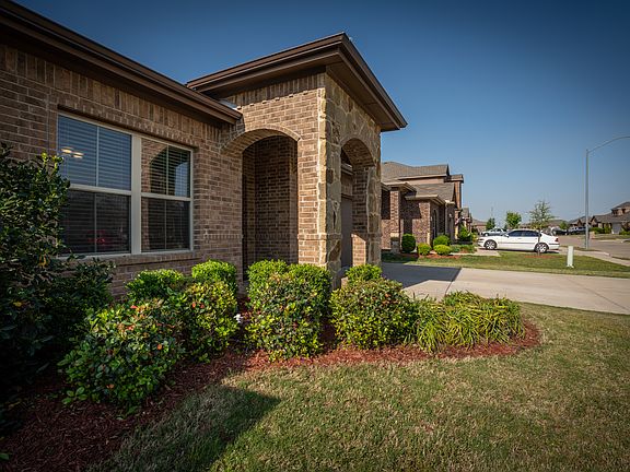 4th image of 1224 Doe Meadow Dr