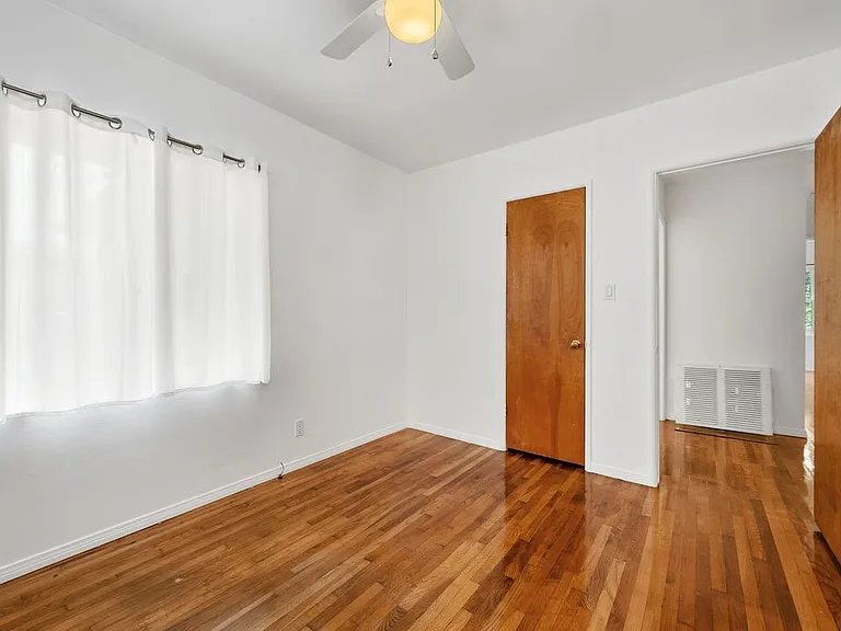 26015 Crest Rd — Photo 16