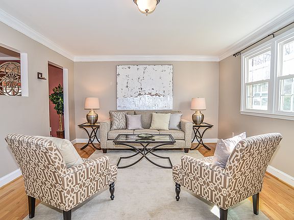 5th image of 10412 Collingham Dr