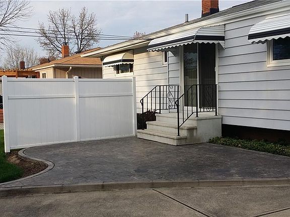 3rd image of 4010 W 179th St