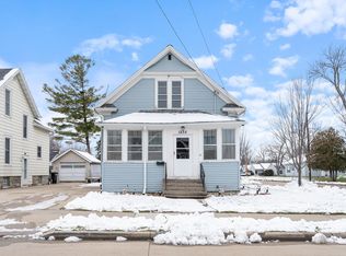 1235 Grand St, Oshkosh, WI 54901