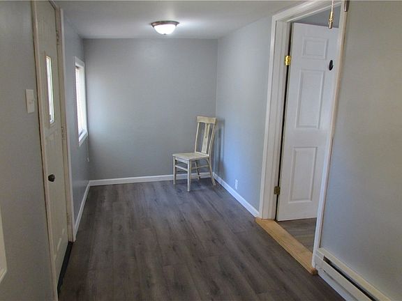 4th image of 316 Crestwood St
