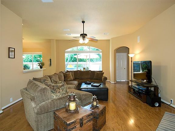 5th image of 19110 Milloak Dr