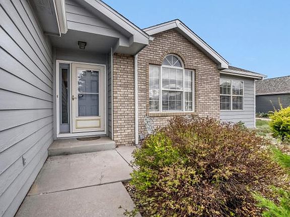 4th image of 1012 Basin Ct
