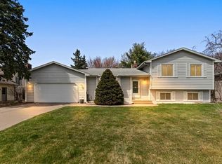 1531 Oakwood Ter, Shoreview, MN 55126