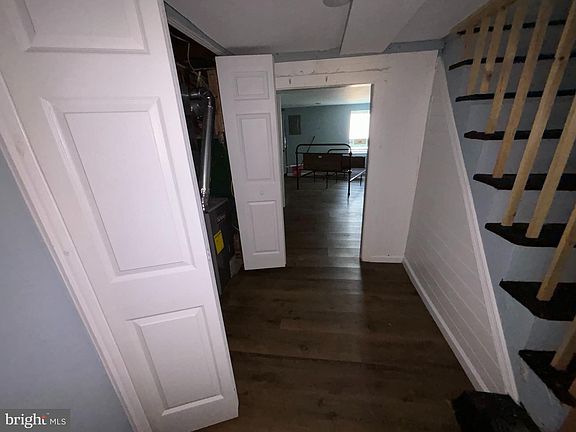 4th image of 2212 W Fayette St