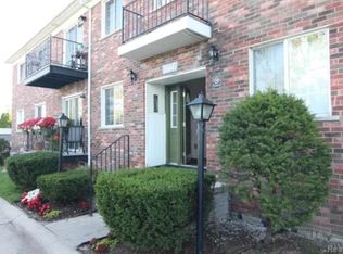 39447 Van Dyke Ave UNIT 1-215, Sterling Heights, MI 48313