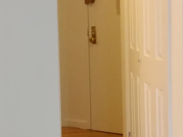 566 Amsterdam Avenue image 1 of 6