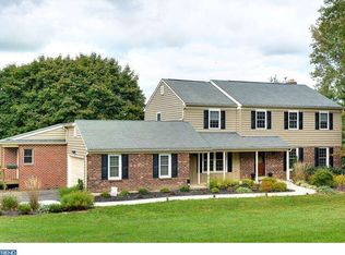 905 Pineview Dr, West Chester, PA 19380