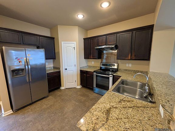 3rd image of 6916 Silver Springs Dr