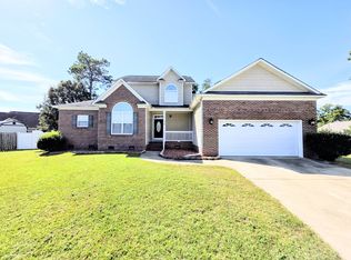 1612 Middle Creek Ct, Fayetteville, NC 28314