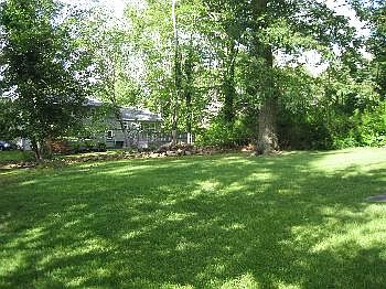 4th image of 49 Pleasant Ave