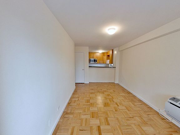4th image of 350 W 51st St APT 14C