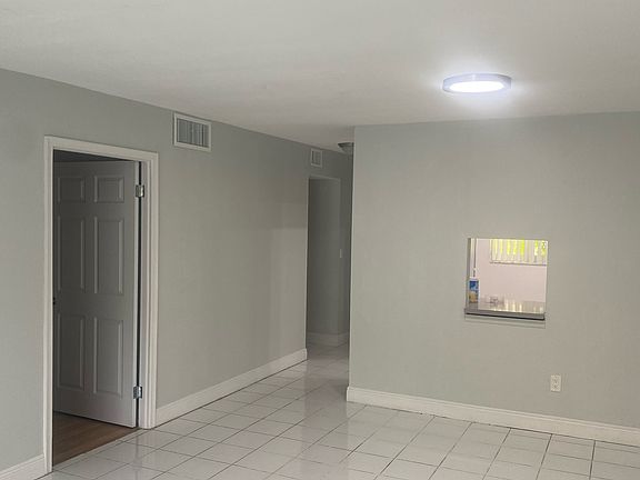 3rd image of 7730 Camino Real #F-114