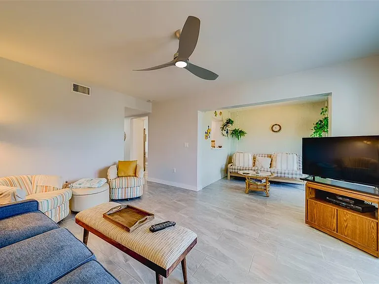 1 Windrush Blvd #63 — Photo 5