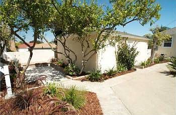 3rd image of 1868 Chatsworth Blvd