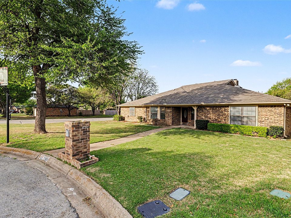 1st image of 7401 Windcrest Ct N