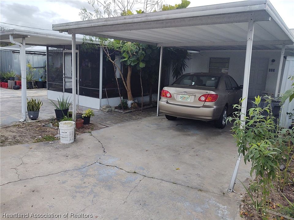 2nd image of 823 Gribble St