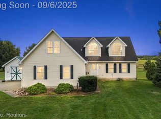7696 Shawn Dr, Imlay City, MI 48444
