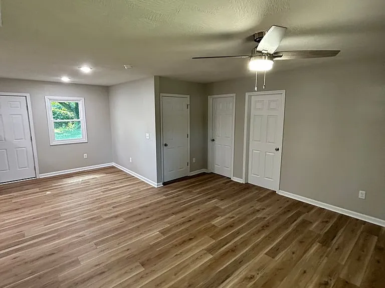 1202 S Willow Ln — Photo 8