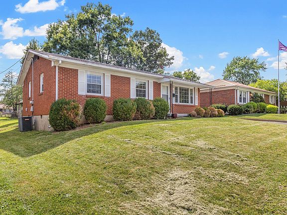 3rd image of 470 Moss Dr