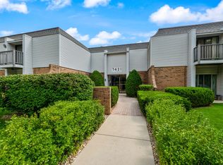 7421 Blackburn Ave #H-103, Downers Grove, IL 60516
