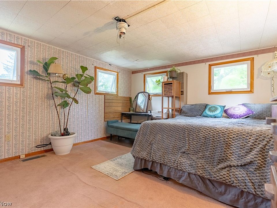 16th image of 151 26th St SE