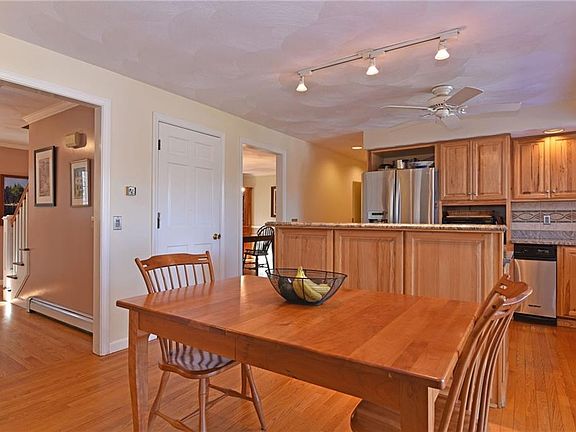 2nd image of 2 Brier Ct