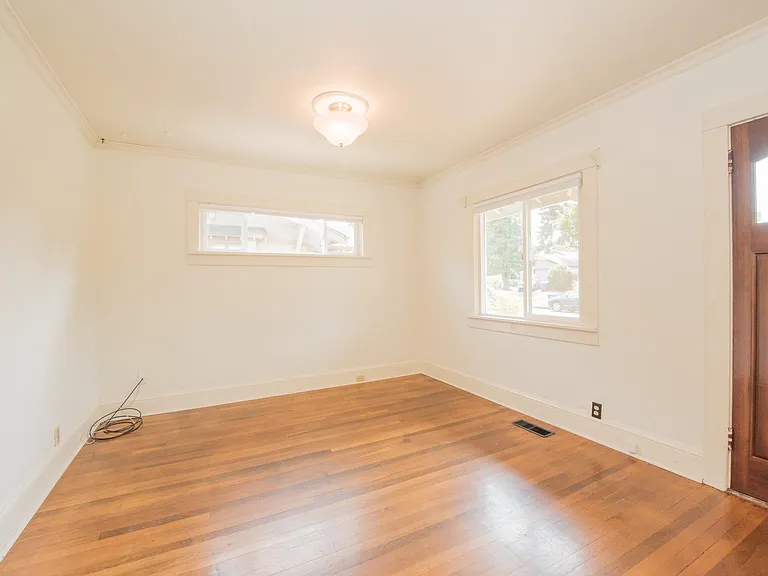 6302 SE 49th Ave — Photo 9