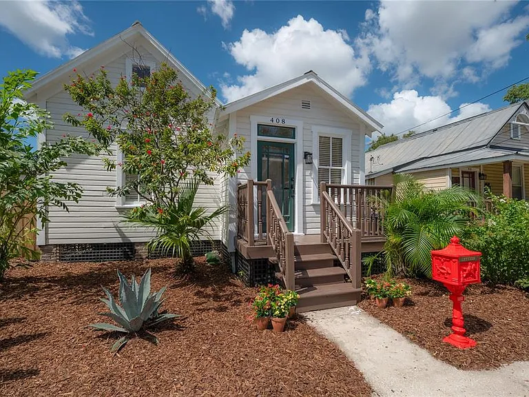 408 E Amelia Ave — Photo 1