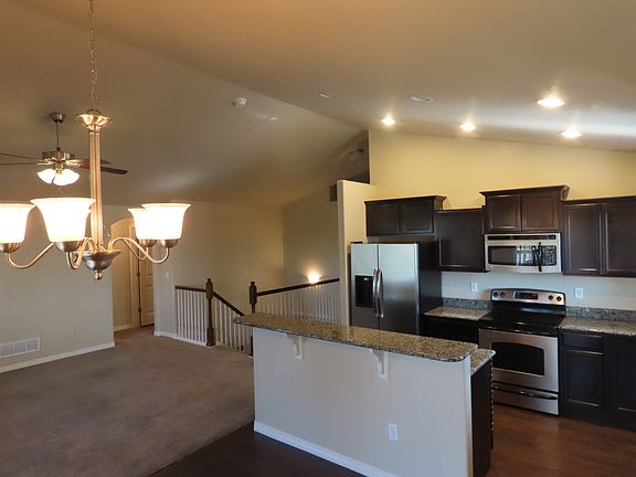 5th image of 446 Bear Tooth Ct