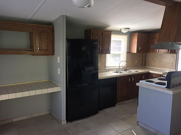 2nd image of 483 Barnett Dr