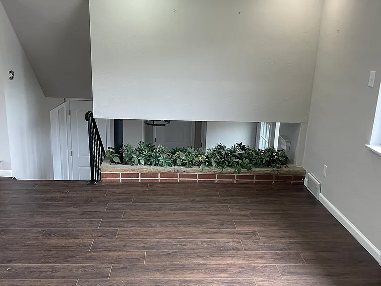 140 Peony Ave — Photo 14