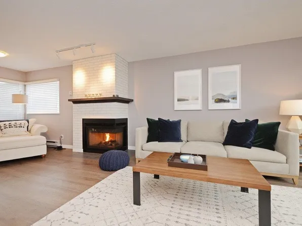 2136 Eastern Ave, North Vancouver, BC V7L 3G3