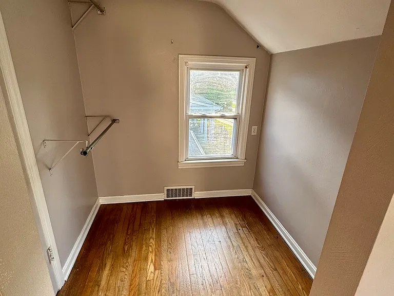 1134 Colonial Blvd NE — Photo 17