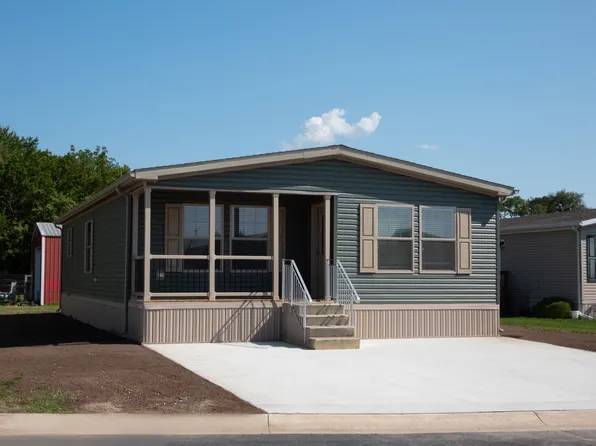 107 Maple Creek Ct, Walbridge, OH 43465