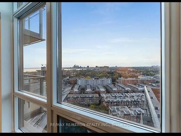 38 Joe Shuster Way #2010 — Photo 15
