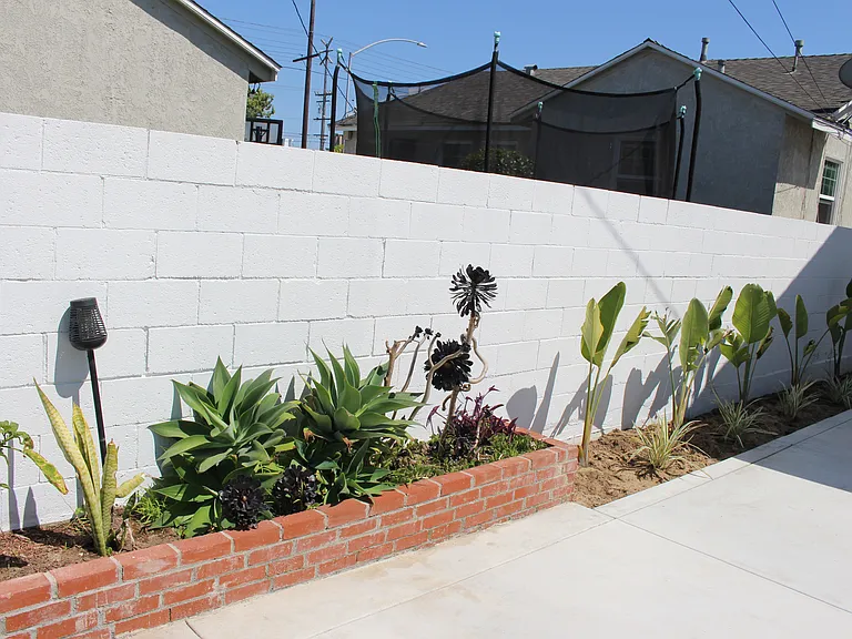 Side Planters