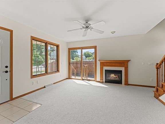 3rd image of 1038 N Thompson Dr