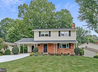 5000 Gainsborough Dr, Fairfax, VA 22032