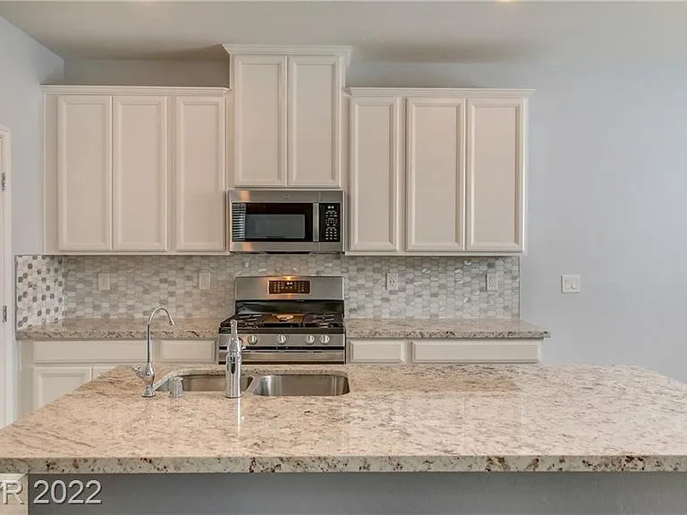 827 E Spring Estates Ave — Photo 40