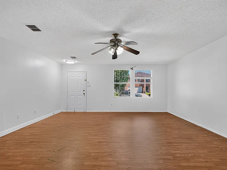 5416 Temecula Rd — Photo 2