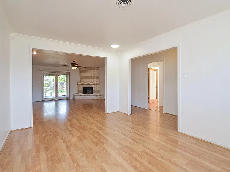 7327 Osage St — Photo 9