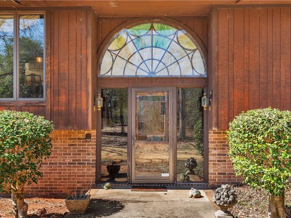 1001 Millwee Creek Rd, Pendleton, SC 29670