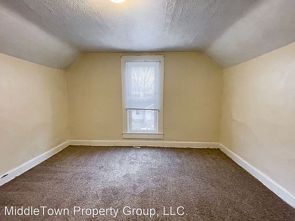 5th image of 421 W 9th St #9877156