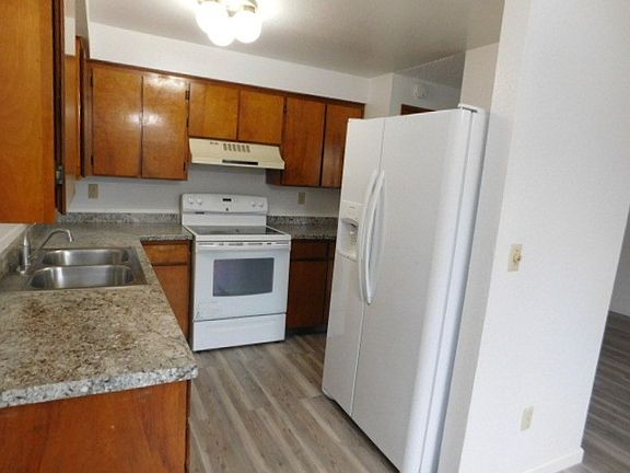 2nd image of 1062 6th St NW #1062