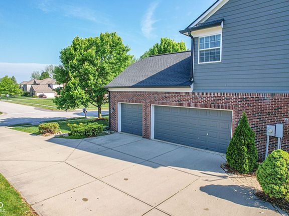 4th image of 11667 Shadowwood Ct