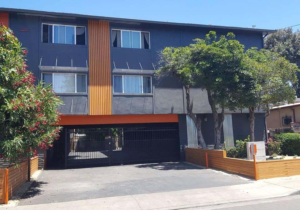 1st image of 2711 Blenheim Ave #2